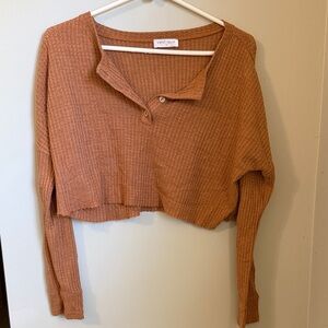 vestique Cropped Waffle Henley Top - Rust Brown
